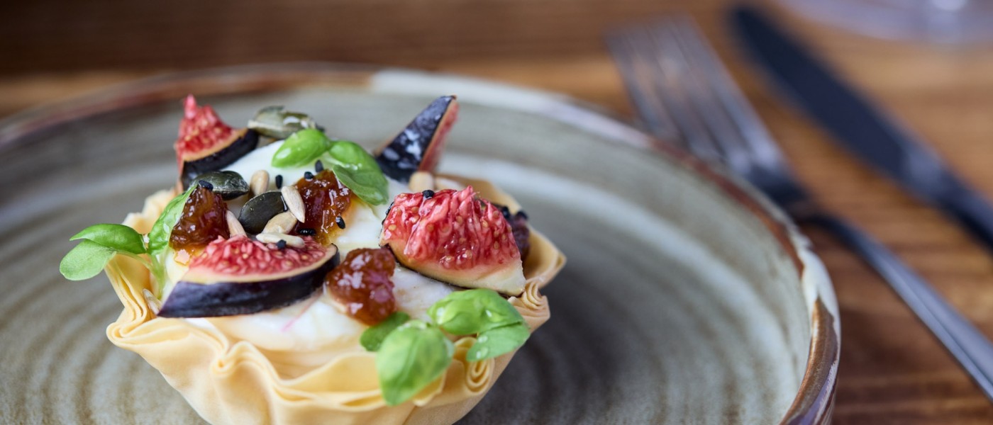 Fig & Baked Goat’s Cheese Tart with Toasted Sunflower Seeds, Bootham Honey & Chutney 3