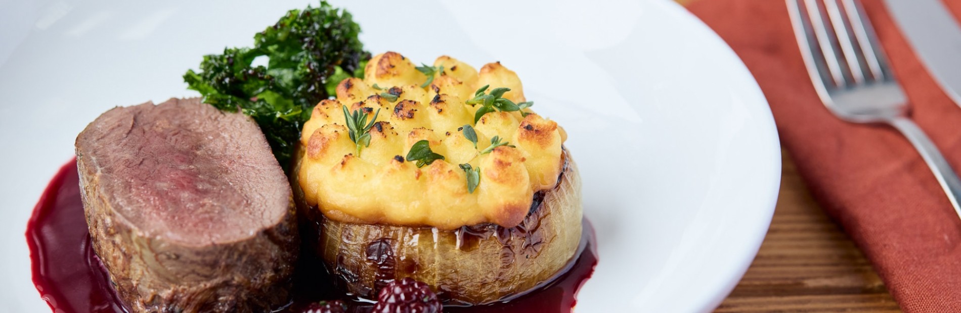 Fillet of Yorkshire Venison, Mini Venison Pie, Crispy Kale & Local Bramble Liquor Jus 2