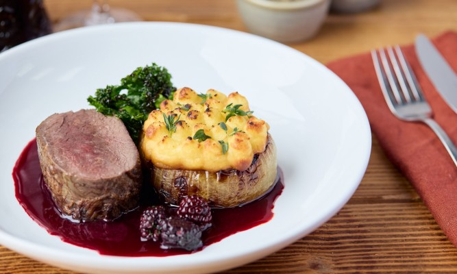 Fillet of Yorkshire Venison, Mini Venison Pie, Crispy Kale & Local Bramble Liquor Jus 2