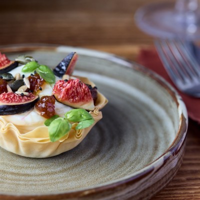 Fig & Baked Goat’s Cheese Tart with Toasted Sunflower Seeds, Bootham Honey & Chutney 